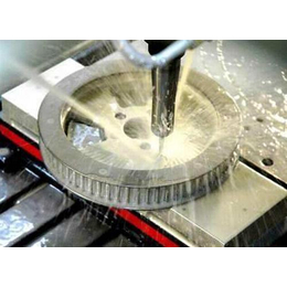 金属切削加工服务中的关键角色 切削液、机床切削液与东迪润滑油